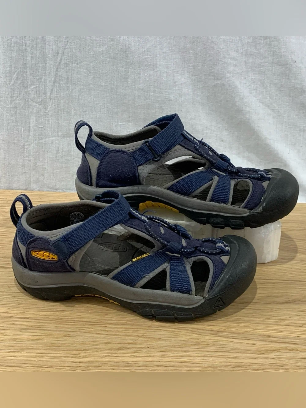 KEEN Venice H2 Kid’s Size 1 Hiking Waterproof Navy Blue Grey Sandals